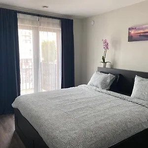 Feel At At This Homeawayfromhome Appt With A Stunning Water Canal View And Gym Apartment