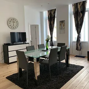 https://modern-apartment-first-floor.brusselshotelsbook.com